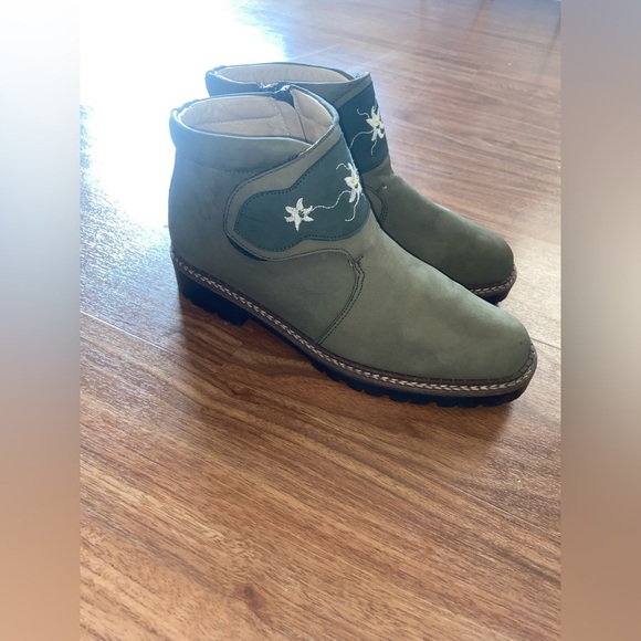 Shoes - Ara boots